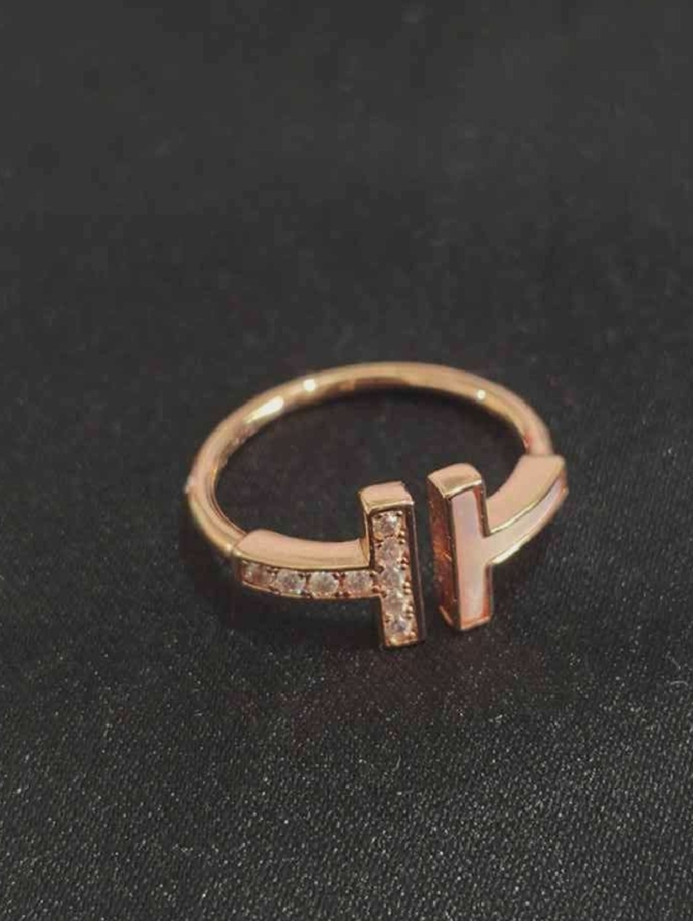 Tiffany Diamond And Mother-Of-Pearl Inlaid 18k Rose Gold Ring - Picture 3 of 6